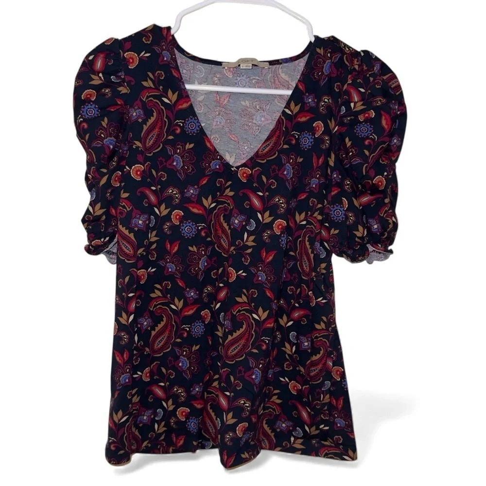 🌼Loft dark navy blue paisley-print v-neck top with puff sleeves.